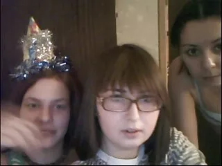 Egy kellemes reggeli kávé a teraszon, porno teljes film jó szórakozást szex a szeretőjével. Fehér blúzban ült, átlátszó Bugyi átlátszó. Megcsókolta a lábát, ráült, egy székben ült. Masszázs olajozott, megérkezett.