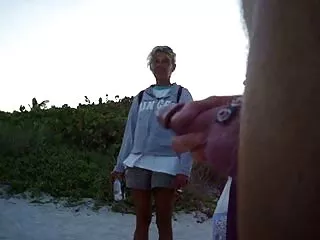 Nő, göndör haj, érett, piros soha nem félénk, amikor levetkőzik a szuzesseg elvesztese videok lencse előtt. Ma úgy döntött, hogy megmutassa magát-az emberek, akik szeretnek szexelni ugyanabban az időben, Maszturbáció, Orgazmus. Sikeres volt ebben az üzletben, és hamarosan durva véget ér.