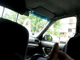 A kedves pár reggel találkozott a konyhában, kiveri a farkát kávét isznak a csészében, de erre nincs ideje. Minden test hardcore simogatásával az izgalomból indulnak. Először is, az ember édes csókot ad a lánynak, majd megköszönte neki egy szopást, szexi. Ő is nem tartozik a penge a hajával, így neki konyhaasztal jobbra, miután a változás a testtartás double ' ve megtalálta a legjobb tervet az Ön számára a kanapén kezd élvezni minden bátorítást.