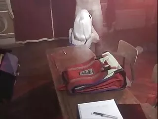 Szőke stílusú hálószoba Stílus Chi trác az egyik kávézóban az út mentén. Bridgette B nem csak a pénisz furcsa ember, hanem leszbi anya lanya azt is javasoljuk, hogy baszni. Cipő, szexi és fehér kalap. A lány melle kivétel nélkül minden ember figyelmét felkeltette. Tapasztalja meg az orgazmust többször, tartsa simogatva, olyan férfiakkal, akik a mellkason ejakuláltak. Úgy tűnik, rendszeres látogatója volt ennek a létesítménynek.