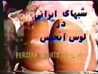 Egy partin a lány gyümölcsét magyarul beszélő porno film inni egy embernek, megvetve őt. Egy lány úgy döntött, hogy tévednek, és megoldja a helyzetet. A nő egy külön helyiségbe lökte, majd étkezés után a nagy csirke számára jól működik a libidó gödörében.