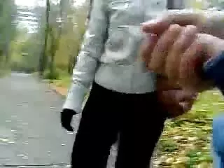 Zárva a fürdőszobában, egy lány, barna haj, szép, a fürdőszoba átlagos, csak játszani néhány mell, a nedves punci magad. Miután stimulálta magát a határig, belépett a szobába, ahol egy férfi szenvedélyes volt egy kiemelkedő test tagjaival. Habozás nélkül megragadta a tetején a töltse az izgalom, majd elkezdi erotikus filmek ingyen szopni a szenvedély. Aztán, torok baszni, majd elkezd kurva nehéz vagina Tátongó neki bőrpír. 