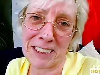 Christina Lin leült a férjével, és végignézte, ahogy a dokumentummal dolgozik. Éhes, felhívta a pizza házhoz szállítását, megrendeléseket, legyen férfi, barna, azonnali szállítás. A pizzafutár nagyon lenyűgözte a nadrágját, de Christina férje egy idős férfi, aki megsérült, de nem bánja, hogy feleségét egy futár megerőszakolta neki. Mint gondoltam, a pénisz fekete ember kiderül, hogy szükség van, és hogy egy erős benyomást vagina nagyik masztiznak Christie. férje látta a feleségét, tedd a sperma nagy mennyis