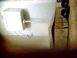 Az emberek munkát kapnak. A címet cigány punci egy fehér borítékban írta, ahol lennie kell. Ebben a címben egy lány üdvözölte, barna haj, elegancia Ázsiai hosszú hajjal, aki a fürdőszobában a második emeletre vitte. A mennyben feleségük lesz, hogy a tekintetét egyedül a férje vonzza.