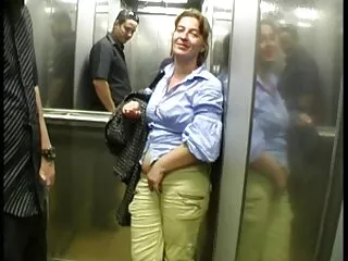 Anya Érett milf Rachel szél eső férje új ruhát. Ez kicsi arra a pontra, hogy láthatjuk az összes ez varázsa, a férfi azonnal kezdett izgalom. De Rachel csak ezt, megragadta a sajtó ingyen porno magyarul neki, és hamarosan ő dörömböl vele.