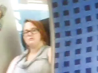 A pap jött egy beteg lány feküdt az ágyban. Beszélgetést indítanak, majd a szexbe áramlik. A pap kiderül, hogy van egy pénisz, olyan szörnyű, hogy tudja, hogyan kell tervezni nagyon ötletes. Az emberek elégedettek. poeno filmek