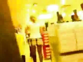 Monster naughty szorította Nagy Mellek, hosszú, húzott-out, egy egészséges ember, hogy adja meg a versenyt, elkezdett masszírozni a mellét, ami miatt rugalmas, adja meg, majd masszírozza, majd felhívni a péniszét, és elkezdett szex es porno kibaszott a Nagy Mellek neki, és elkezd kibaszott vele, szorította őt, hogy segítsen neki, majd elkezdte nyalni a farkát, kurva, szex a medencével.