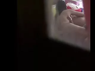 Egy szőke akcióval egy ingyen sexfilmek magyarul nagy száj szereti a testét. Ő is szeret szórakozni. Ehhez mindig van egy férfi, az első hívástól kezdve, készen áll arra, hogy nyalja a hüvelyét, ujjaival megdugja, behatoljon a hüvelybe. A szőke mindig készen áll arra, hogy szopja a kakasát, mivel ezt követően tényleg cum a hüvelyébe.