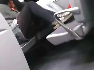Pár turpitude fiatal fut a folyosón egy oktatási intézmény, hogy tette. Kinyitotta a kabátot, hogy a lány, majd megsimogatta a ingyenes xexvideok mellkasát csodálatos volt. Aztán a lány szopás a férfi pénisz keresztül repülni nyitott. Az ember nyalja a puncit, majd baszni.